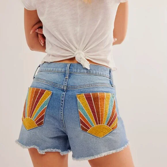 NWT Driftwood Goldie Embroidered Jean Shorts Sundaze | Free People - Picture 1 of 5